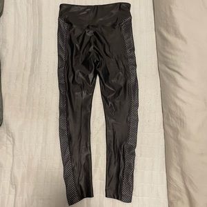 koral gray shiny legging with mesh accent